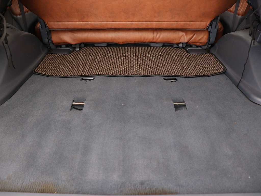 ラゲッジスペース中央！