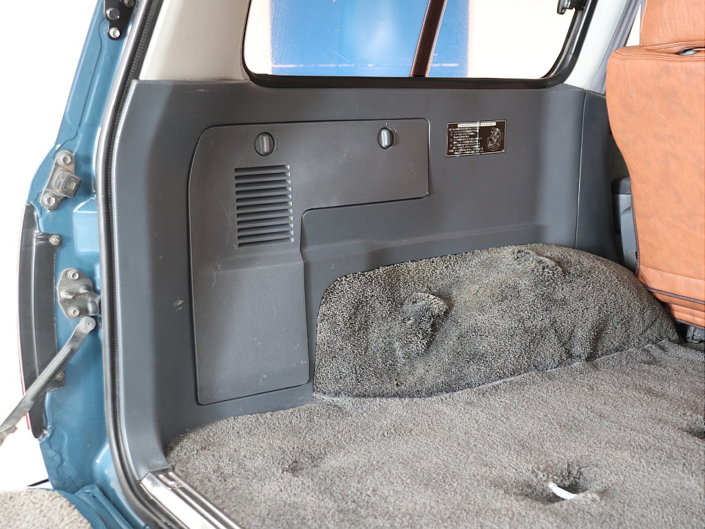 ラゲッジスペース左！