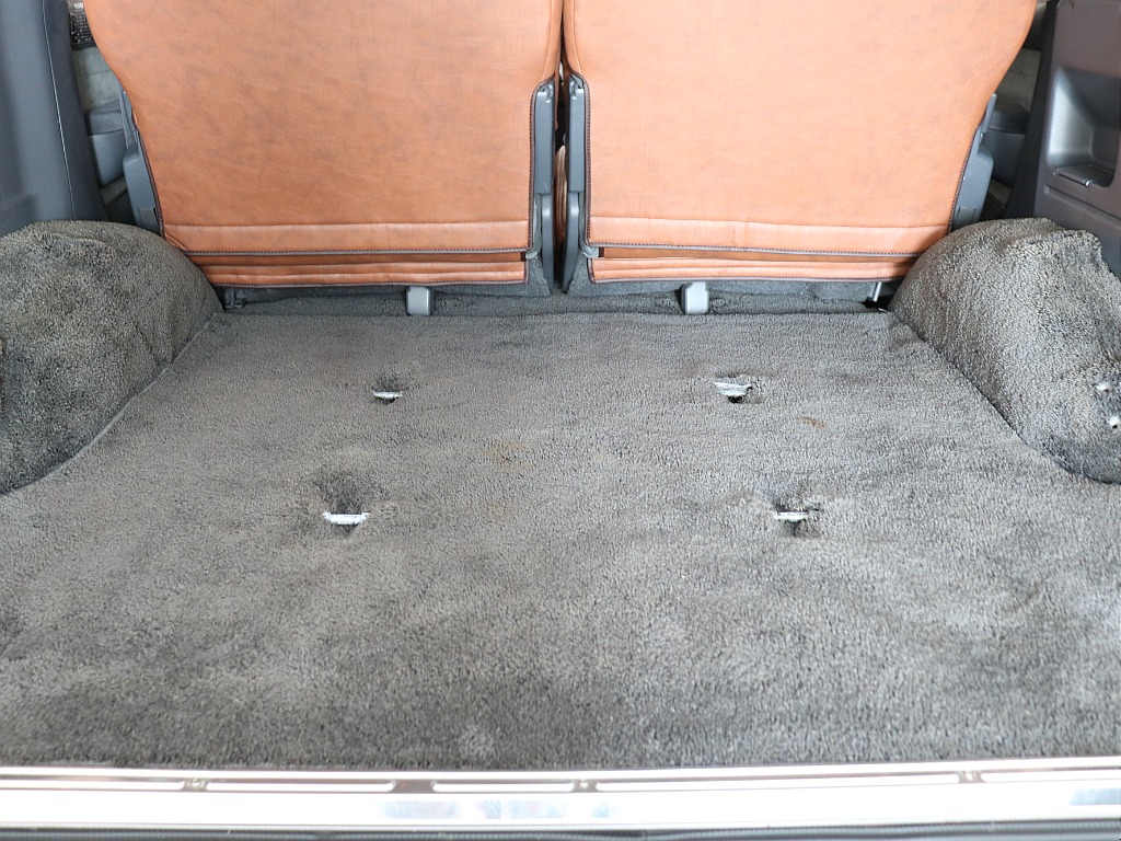 ラゲッジスペース中央！