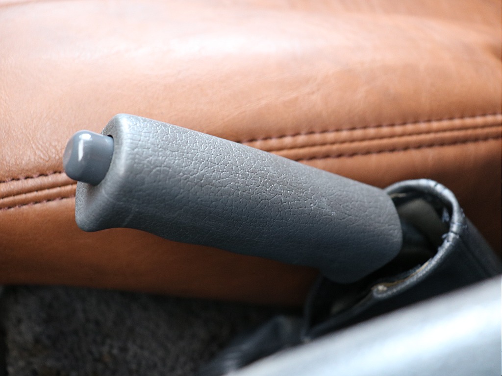 サイドブレーキ！