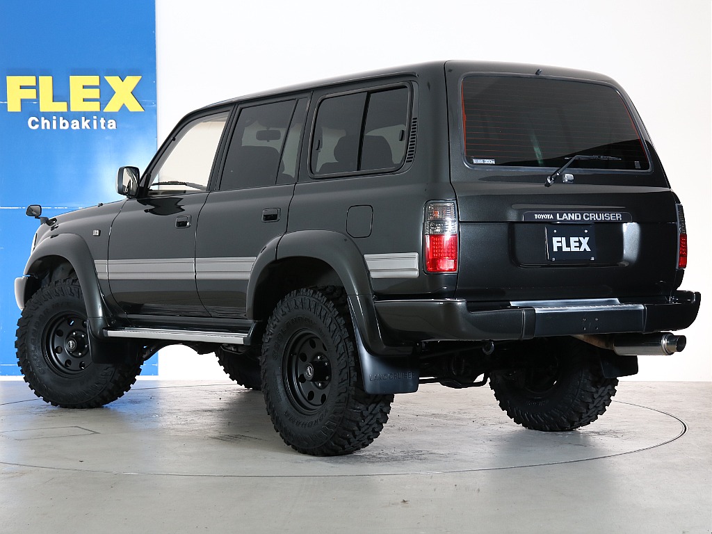 バックビューも抜かりはございません！各シルバー系もピカピカで引き締まって見える要因！