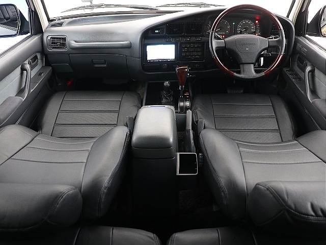 グレーカラーのインテリア！キレイな状態を保っております！