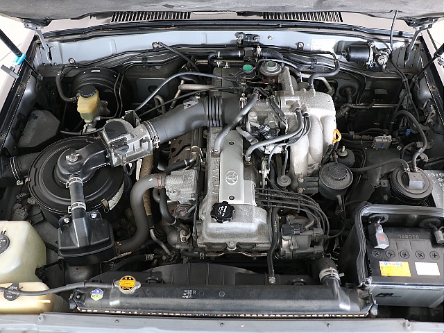 直６・４５００ｃｃの１ＦＺエンジン！耐久性とレスポンスの良さが特徴です！