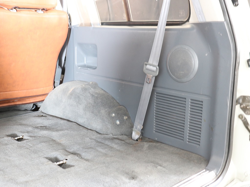 ラゲッジスペース右！