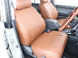 運転席にはシートカバーをインストール！シートへのダメージも軽減！