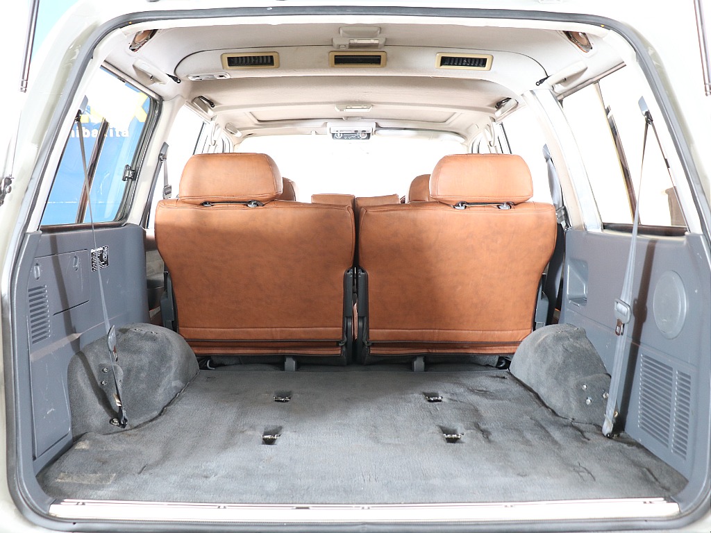 1ナンバー登録済みの為広々としたラゲッジスペース！荷物を載せるには持ってこいの広さです！