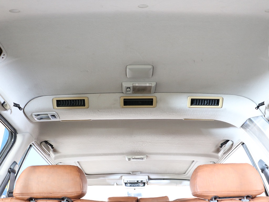 天張りもご覧の状態です！綺麗に所有されていたことが伺えますね！