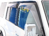 サイドバイザー付きのお車です！