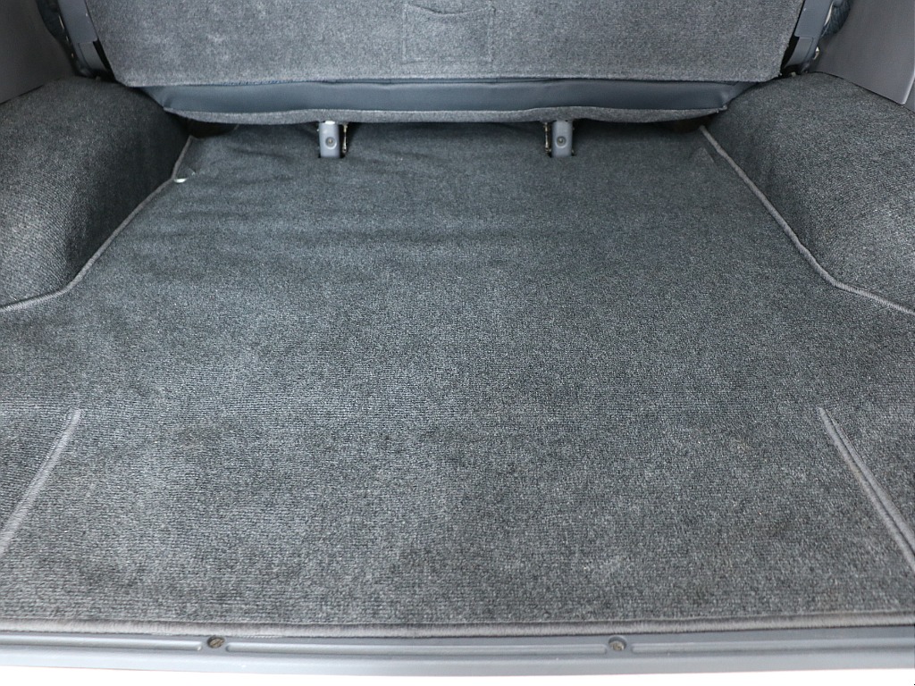 ラゲッジスペース中央！