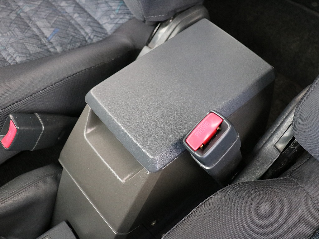 センターアームレスト！