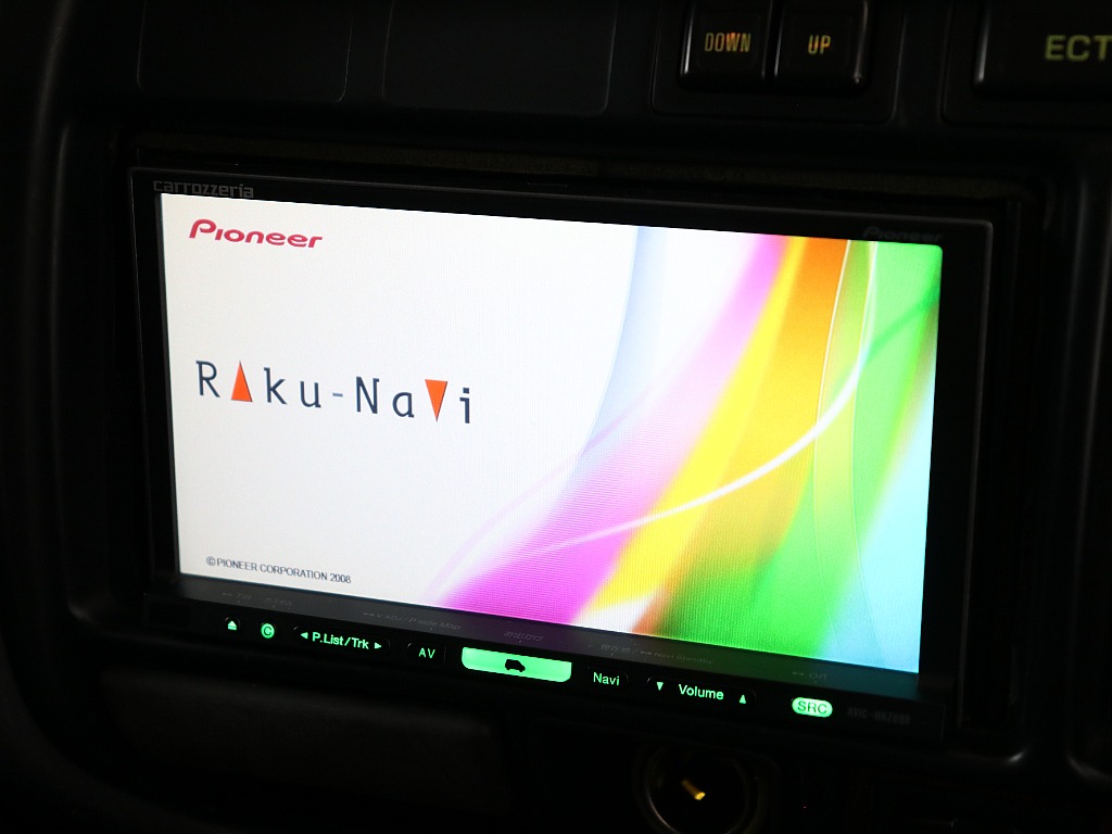カロッツェリア製の楽ナビインストール済み♪