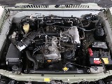 キレイに保たれているエンジンルーム！３RZ・2700ｃｃエンジン！