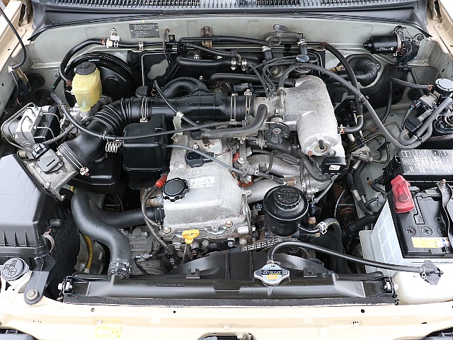 ２７００ｃｃの３ＲＺエンジン！耐久性に定評がございます！