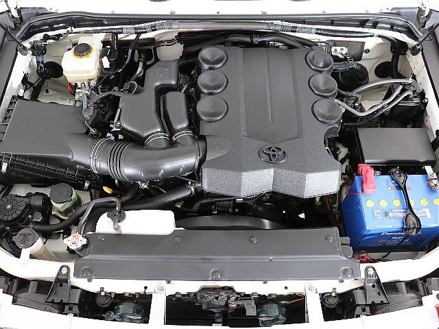 4.0L！ガソリンエンジン！耐久性にも評判がある１ＧＲエンジン！