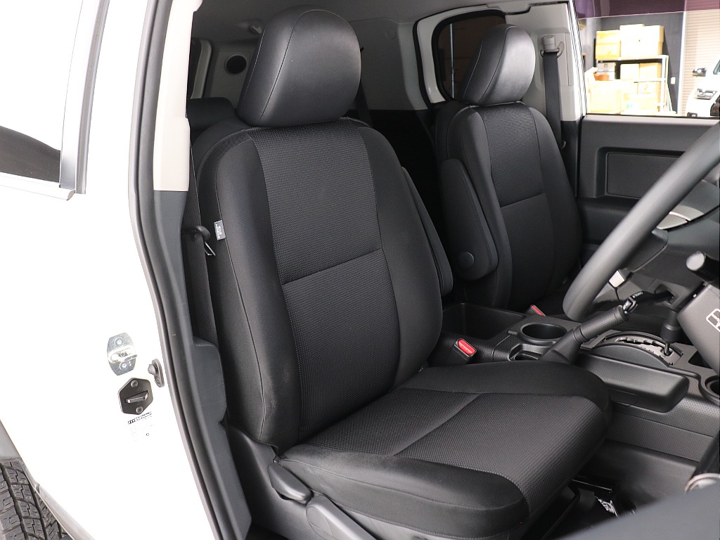 運転席もご覧のクオリティー！