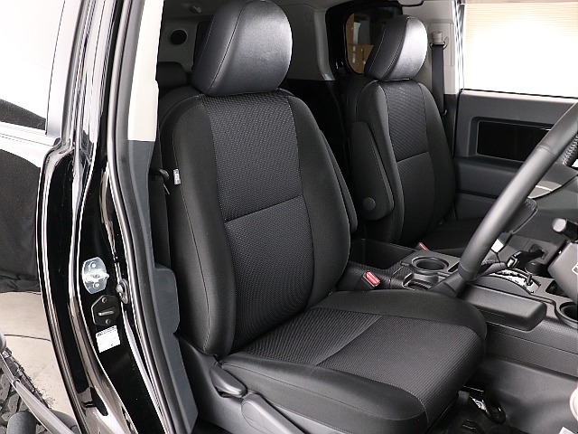 運転席シートも綺麗に保たれている印象です！