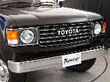丸目ヘッドライトに横文字TOYOTAグリルとオシャレな仕上がり！