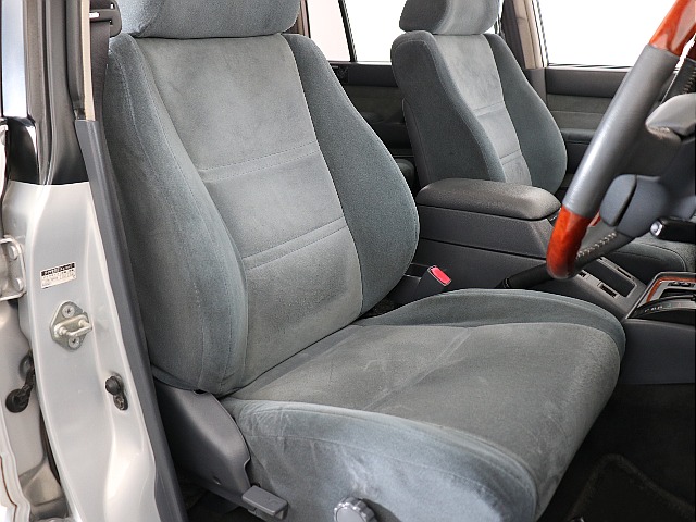 今回はあえて純正シート！前オーナー様が綺麗に乗られており、まだまだこれからです！