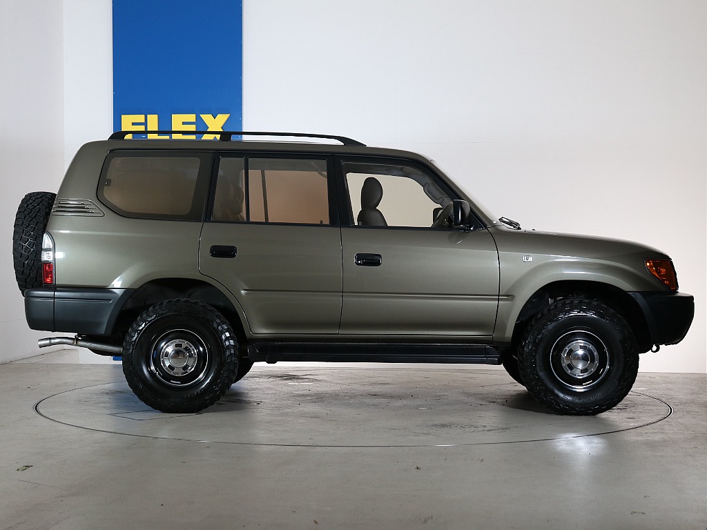 サイドステップ付きのお車です！