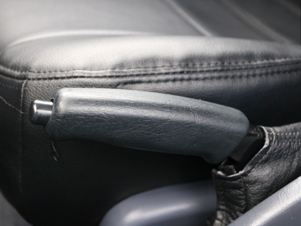 サイドブレーキ！