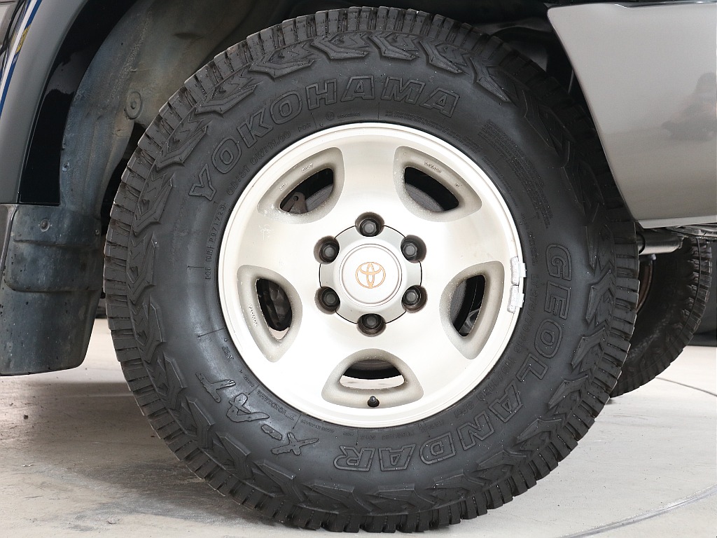 純正ホイールにジオランダーX-ATタイヤ！新品タイヤもご相談くださいませ♪