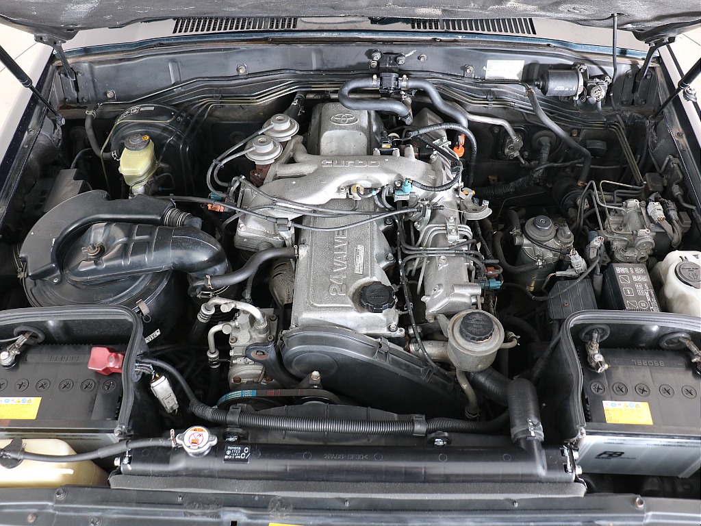 今回のエンジンは4200㏄のディーゼルになります！エンジン音がたまらないですね♪