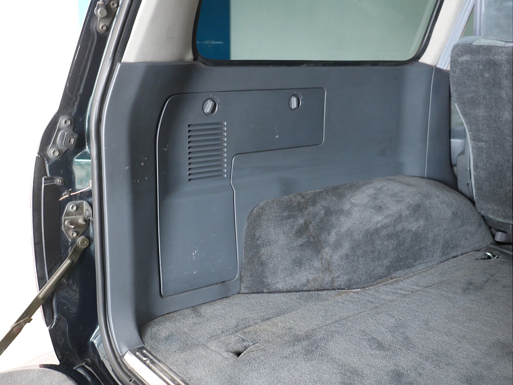 ラゲッジスペース左！