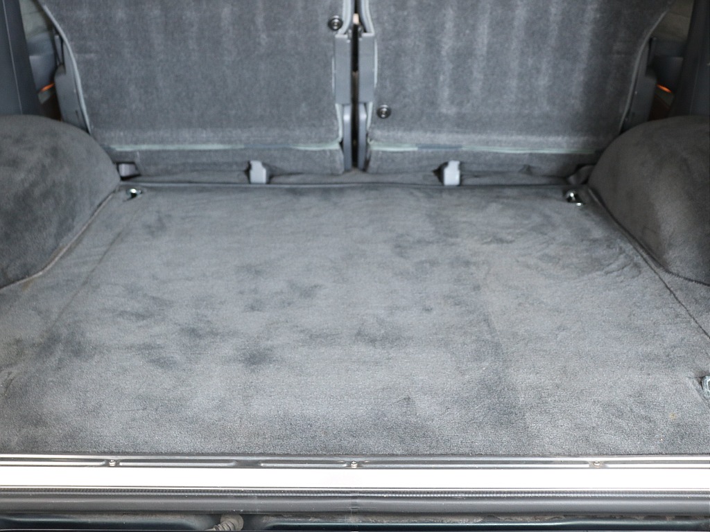 ラゲッジスペース中央！