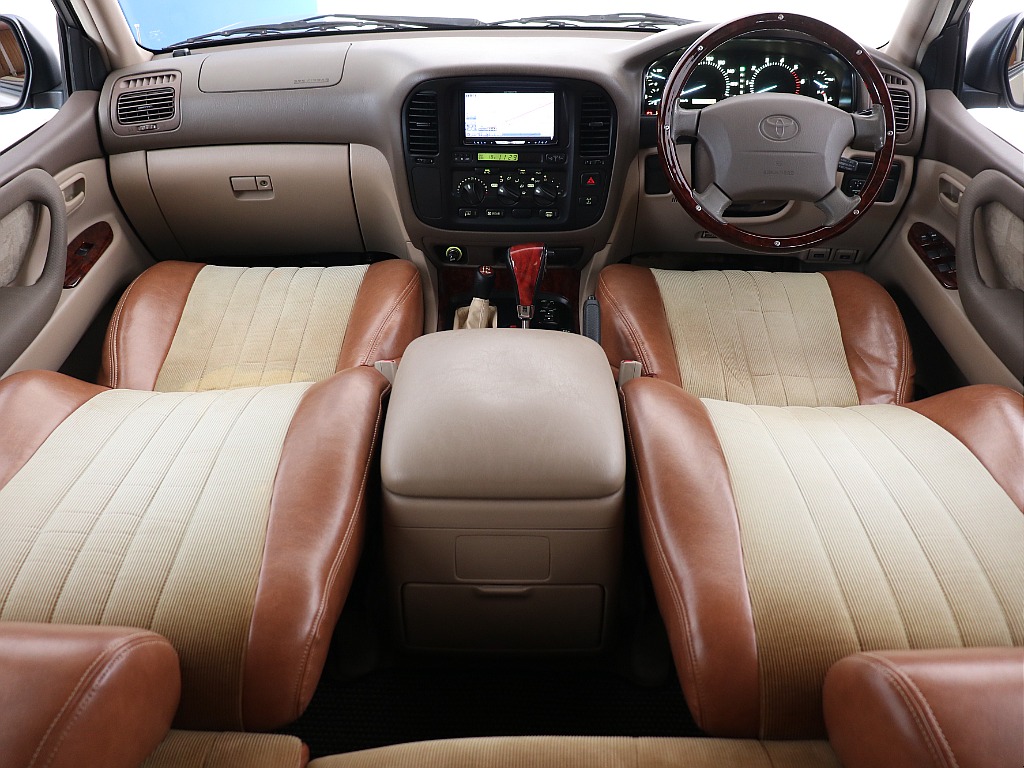 前期型の特徴的なインパネ周り！