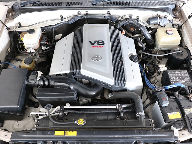V8・4700ccの2UZエンジン!パワーと静寂性に定評があります!