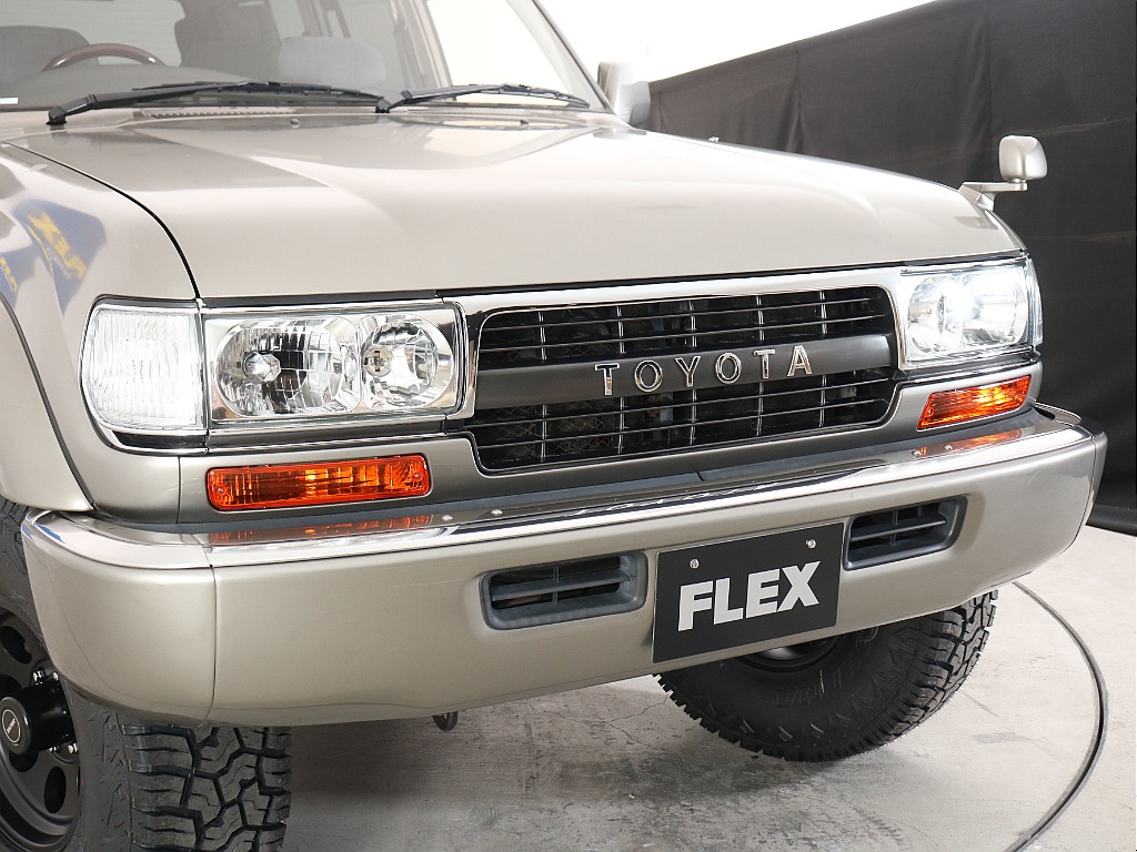 新品灯火類や新品フロントグリルをインストール！