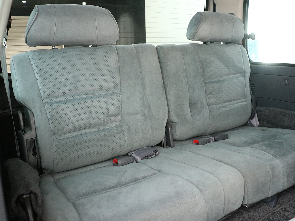 サードシートも付いており、何かあった時も役立ちます！