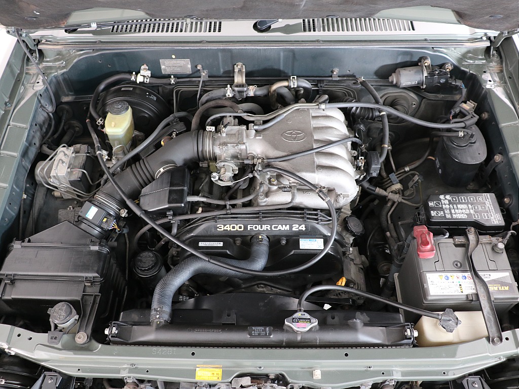 3400ccの5VZエンジン搭載！パワフルな走りに定評があります！