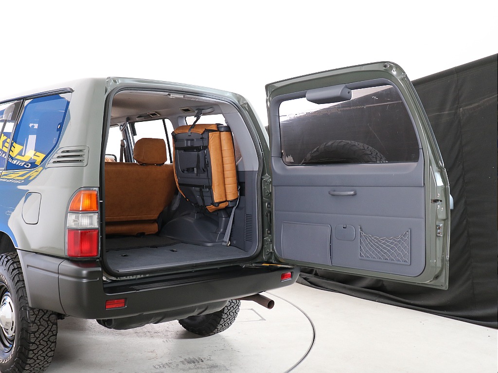 横開きのリアドア！