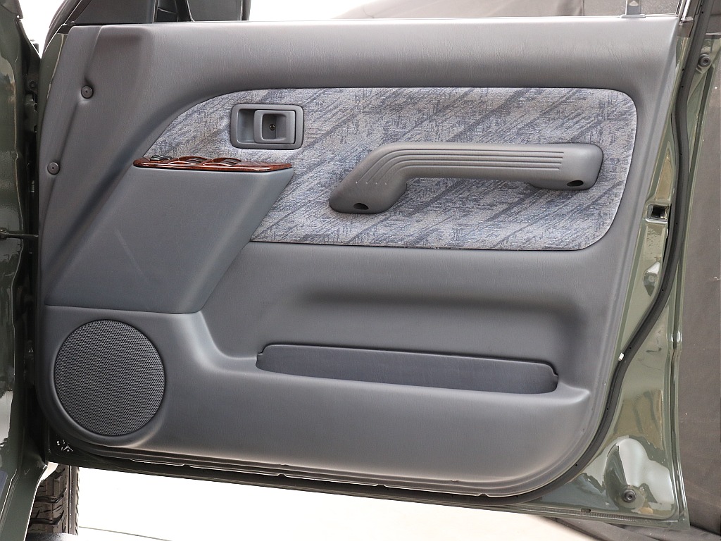 運転席ドアトリム！