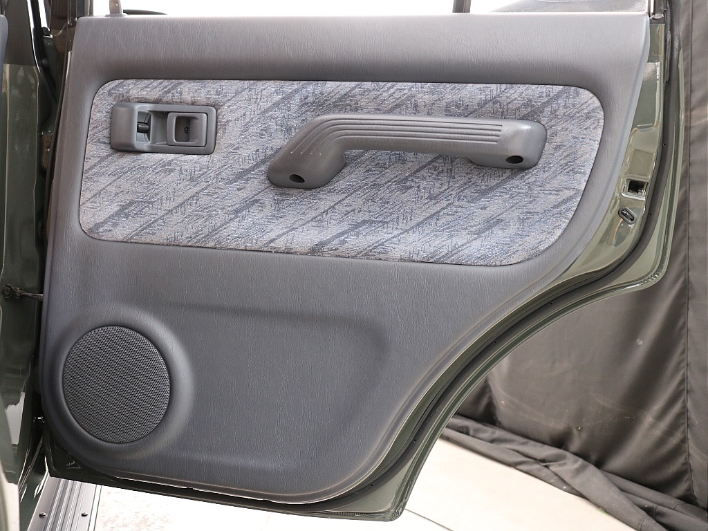 右後ろドアトリム！