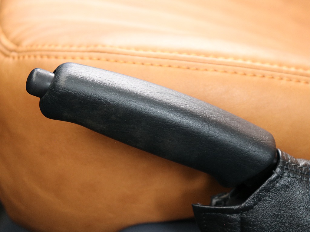 サイドブレーキ！