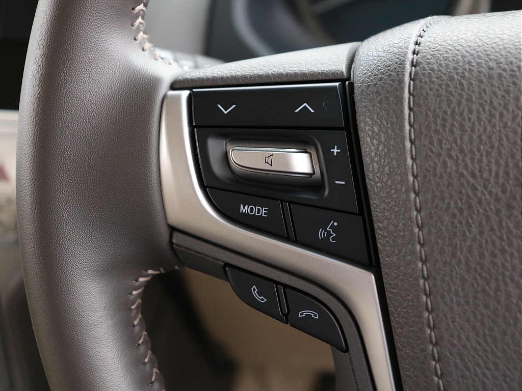 ステアリングスイッチ左！