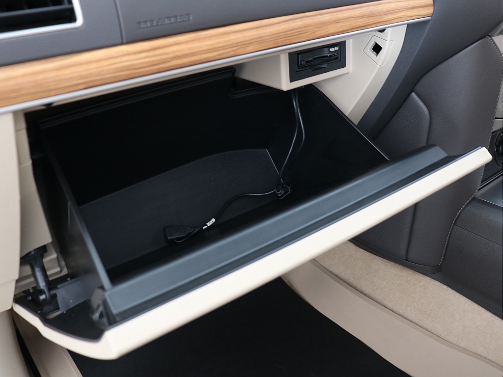 グローブボックス！