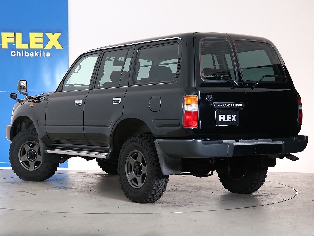 GXグレードの特徴として、リアハッチが観音開きとなります！これまたたまりません！