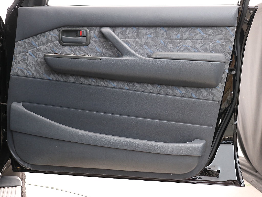 トヨタ ランドクルーザー80(46枚目)