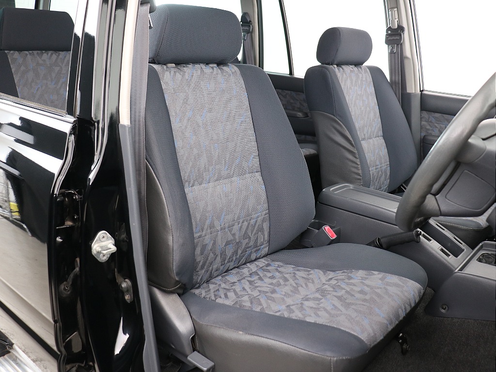 破れも無くキレイなシートコンディション！気持ち良くお乗り頂けます！