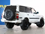 背面タイヤ付きでバックビューもワイルドに！