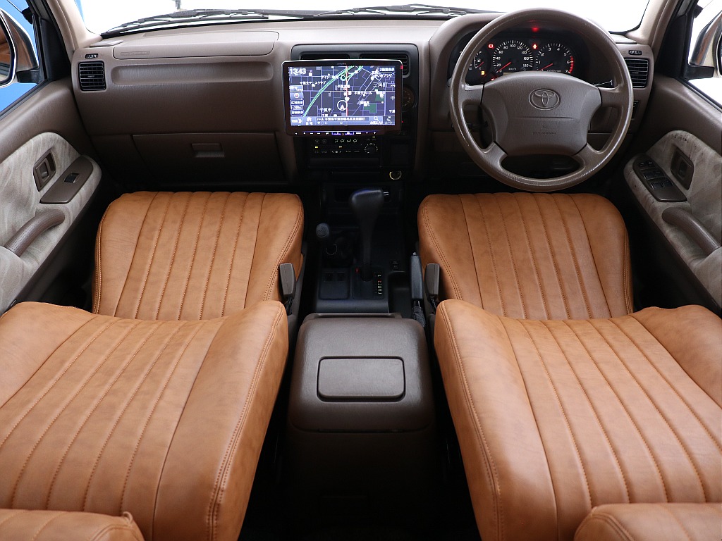 茶内装のお車でございます！