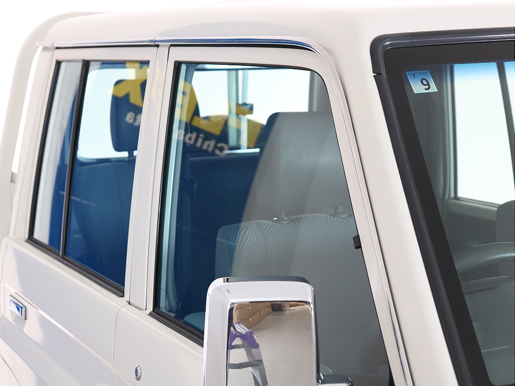 トヨタ ランドクルーザー70ピックアップ(28枚目)