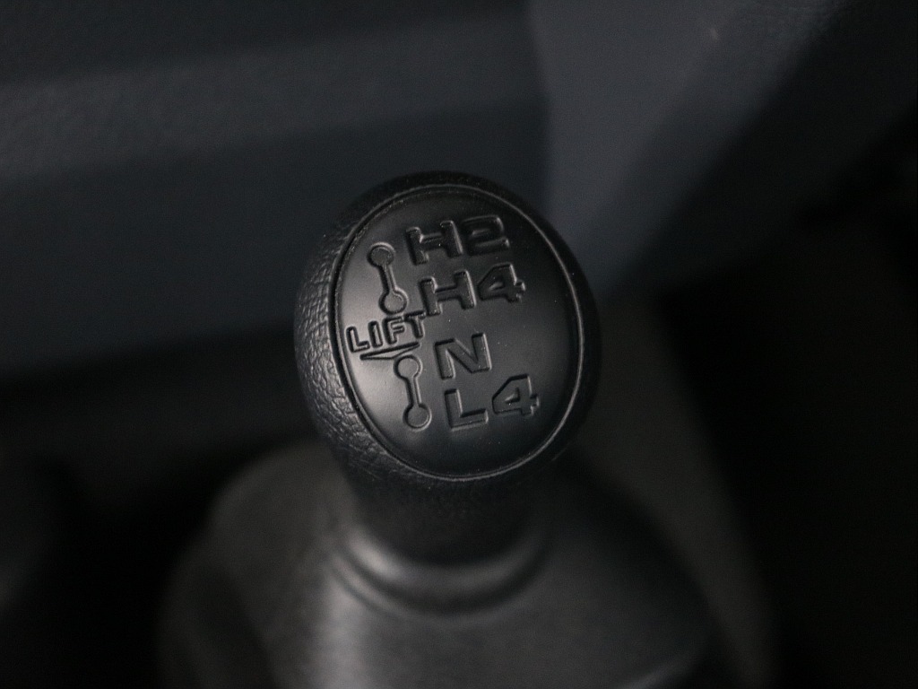 トヨタ ランドクルーザー70ピックアップ(53枚目)