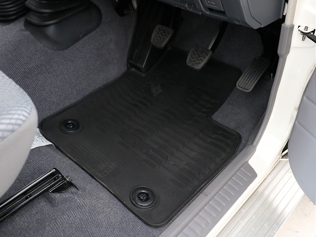 トヨタ ランドクルーザー70ピックアップ(59枚目)