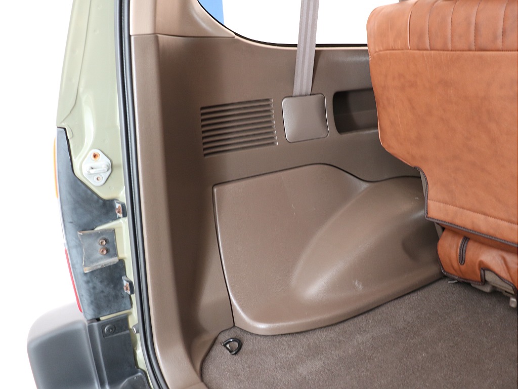 ラゲッジスペース左！