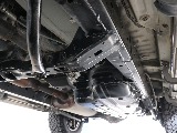 堅牢なラダーフレーム！下廻りの防錆塗装もお任せください！