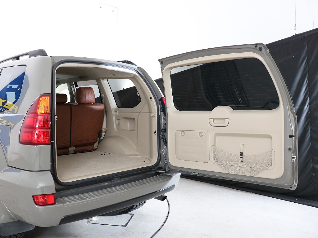 横開きのリアドア！